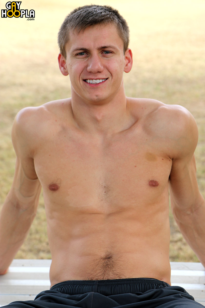 gayhoopla 2016 02 05 max markoff thumb 3