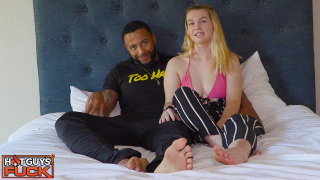 Layla Quinn with Draco Young — Shredded Stud Draco Young Gives Layla Quinn The Pounding She's Been Waiting For (photo 2)