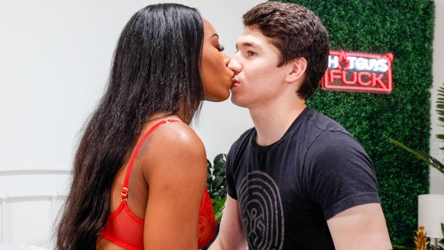 Fantasy TRUE! Virgin Fabio Armani Gets Pornstar Nadia Jay For His First Time