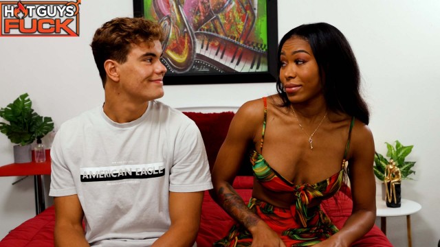 Nadia Jay with Carter Smith — Hunk Of The Month Carter Smith Puts The Moves On Nadia Jay! (photo 2)