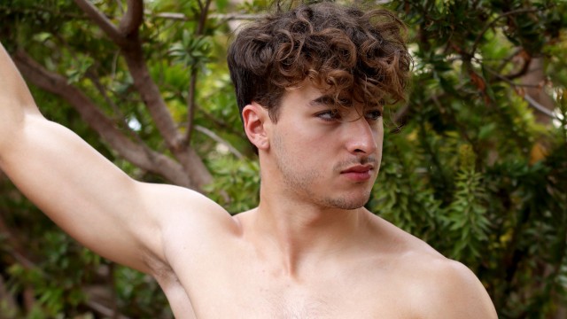 New Guy Allen Cole Gives Us The Juicy Details About His Life