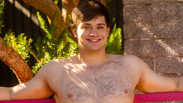 1 on 1 With Blue-Eyed Beauty Dillon James