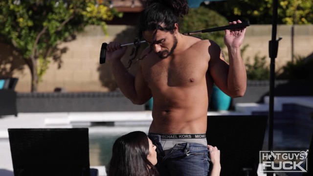Leo Woodman with Jasmine Wilde — Leo Woodman Helps Jasmine Wilde With Her Stroke Game! (photo 6)