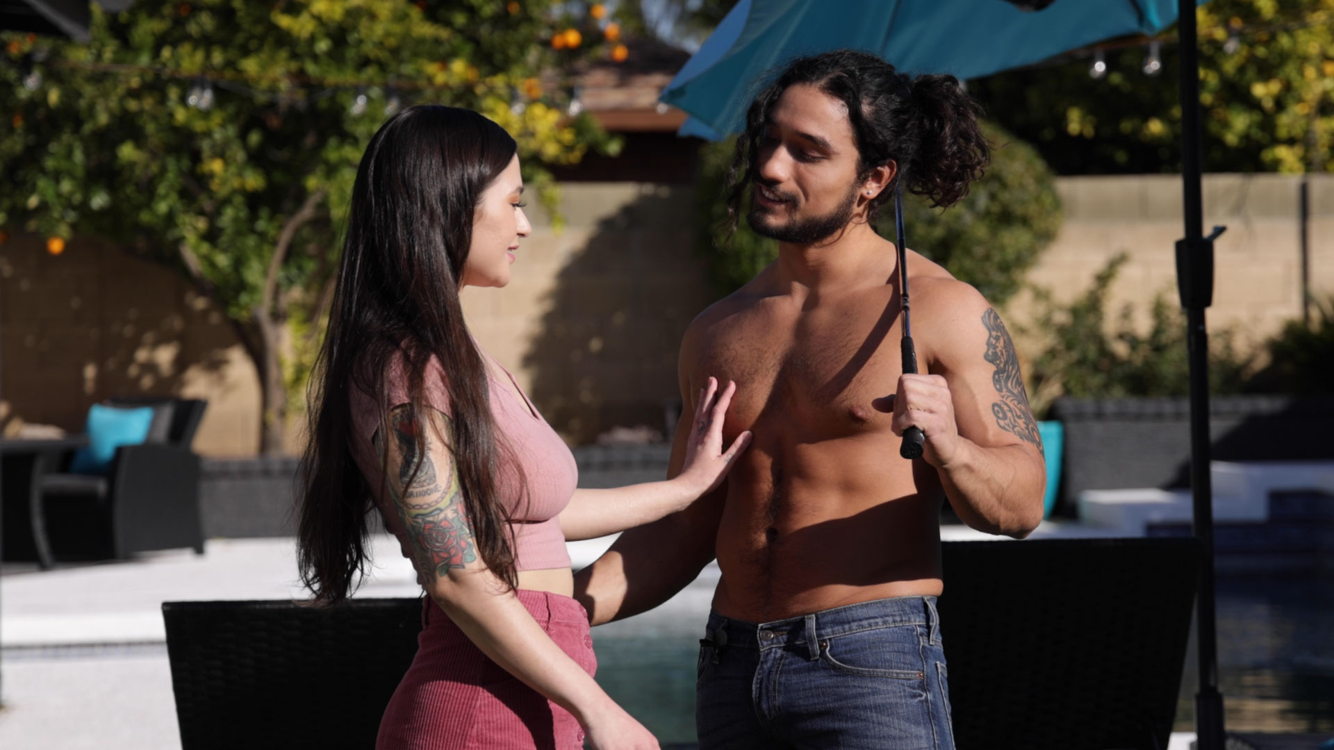 Leo Woodman Helps Jasmine Wilde With Her Stroke Game!