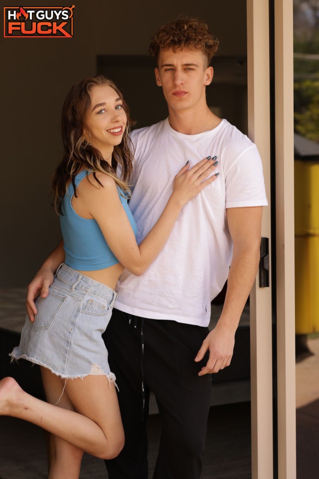Maxim Malotov with Breezy Bri — Oil Drilling: Maxim Malotov Dominates Breezy Bri (photo 2)