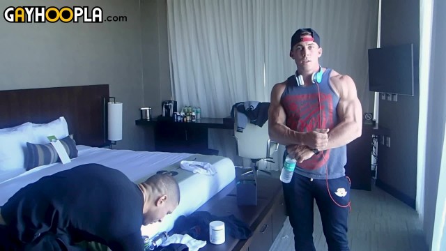 Exclusive Behind-the-Scenes: Derek Jones & Sean Costin's Unforgettable First Encounter