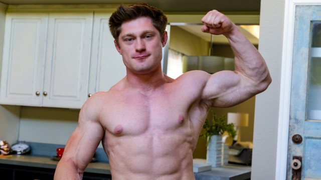 Justin Sharp: Cut Up & Ready To Bust!