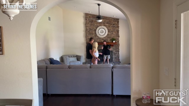 Molly Mae with Mike Beaumonte — Behind The Scenes: Mike Beaumonte and Molly Mae (photo 2)