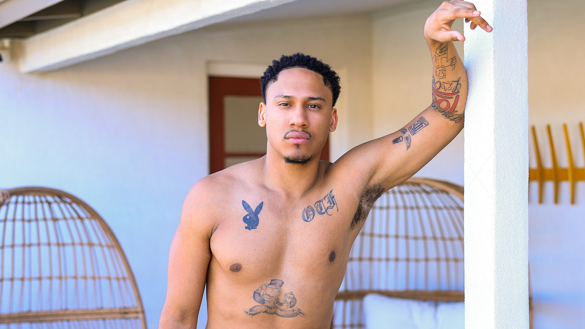 Male Entertainer Damian Day Brings His Dick to the Big Screen!