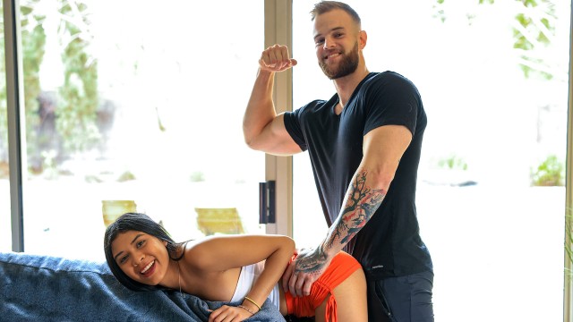 Spencer Glizzy On Reina Hearts Then Send Her Down The Road to Drake Von!