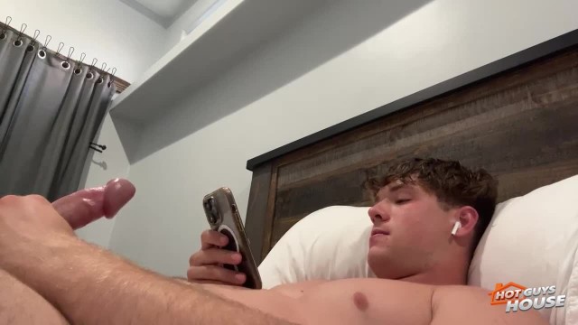 Mike Iron relieving some built up tension.