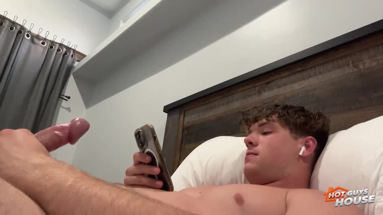 Mike Iron relieving some built up tension.