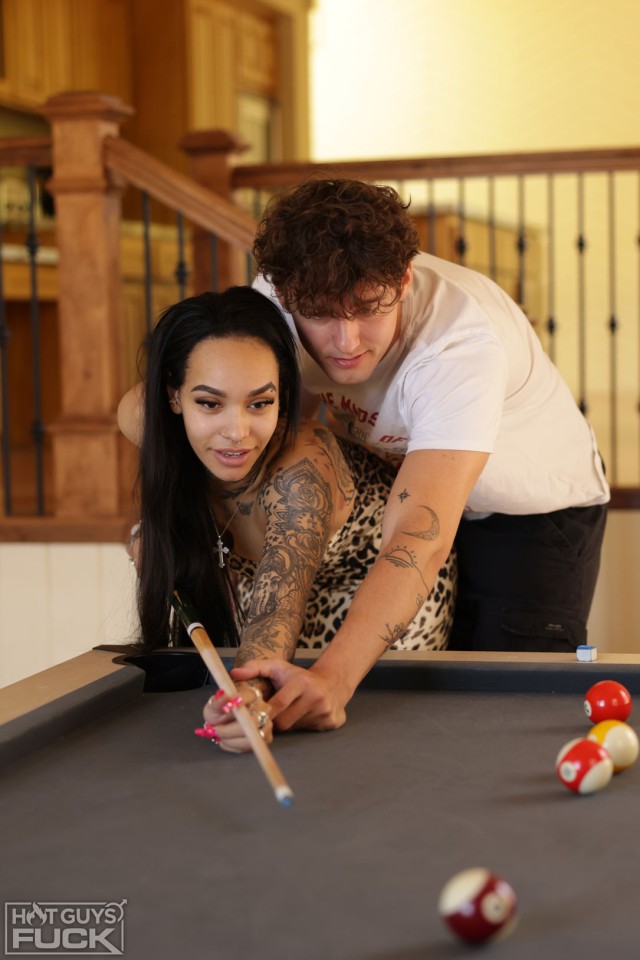 Derek Rice's Debut: Hung Athlete vs Ivy Steele!