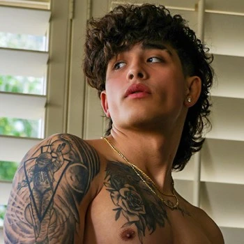 Zachary Maddox